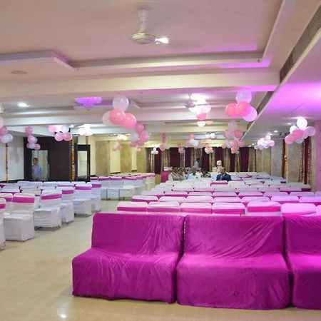 Hotel Radiance Gwalior Esterno foto