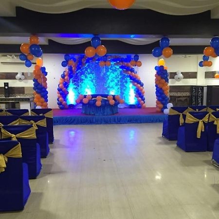 Hotel Radiance Gwalior Esterno foto