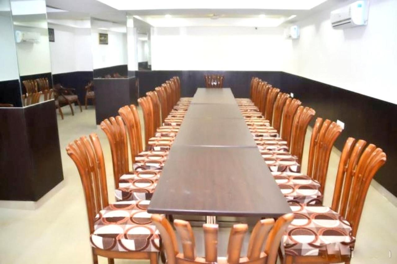 Hotel Radiance Gwalior Esterno foto