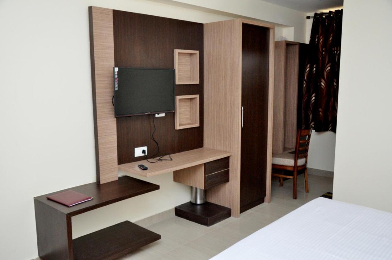Hotel Radiance Gwalior Esterno foto