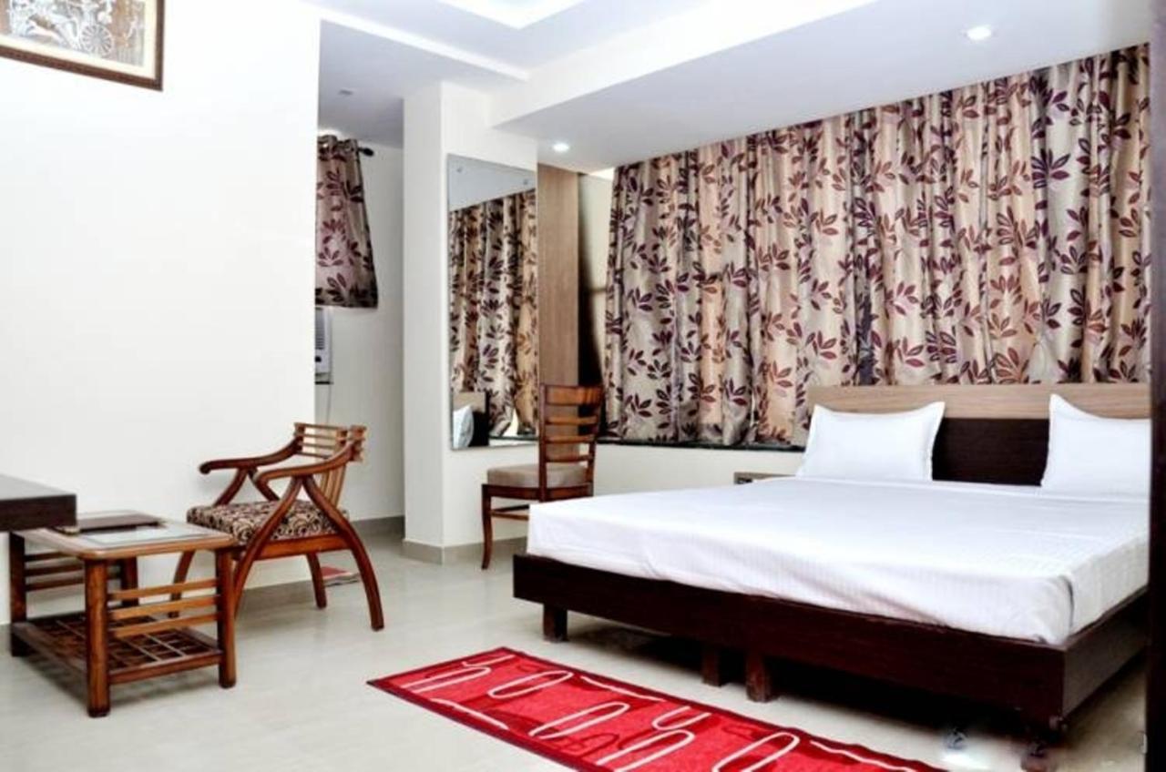 Hotel Radiance Gwalior Esterno foto